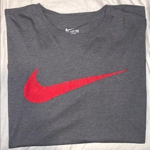 Nike men’s tee